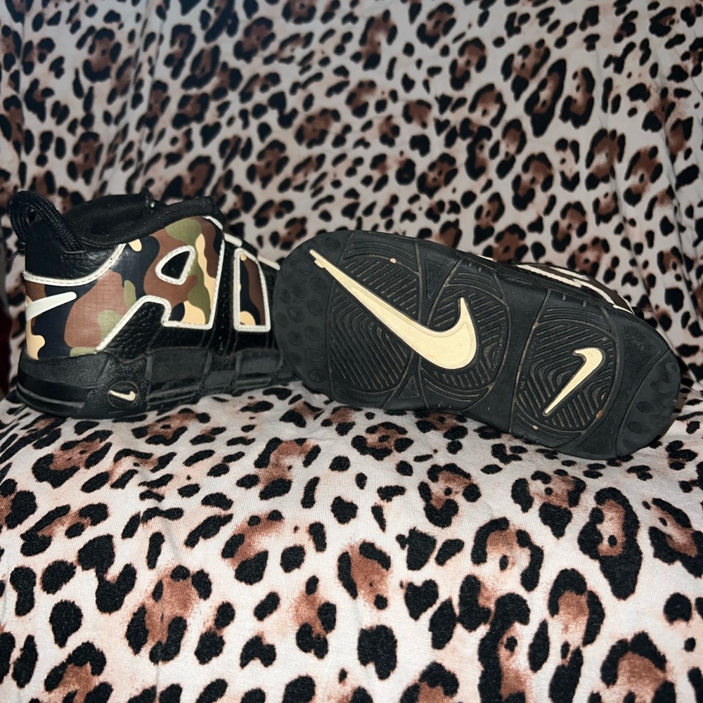 Nike air more uptempo